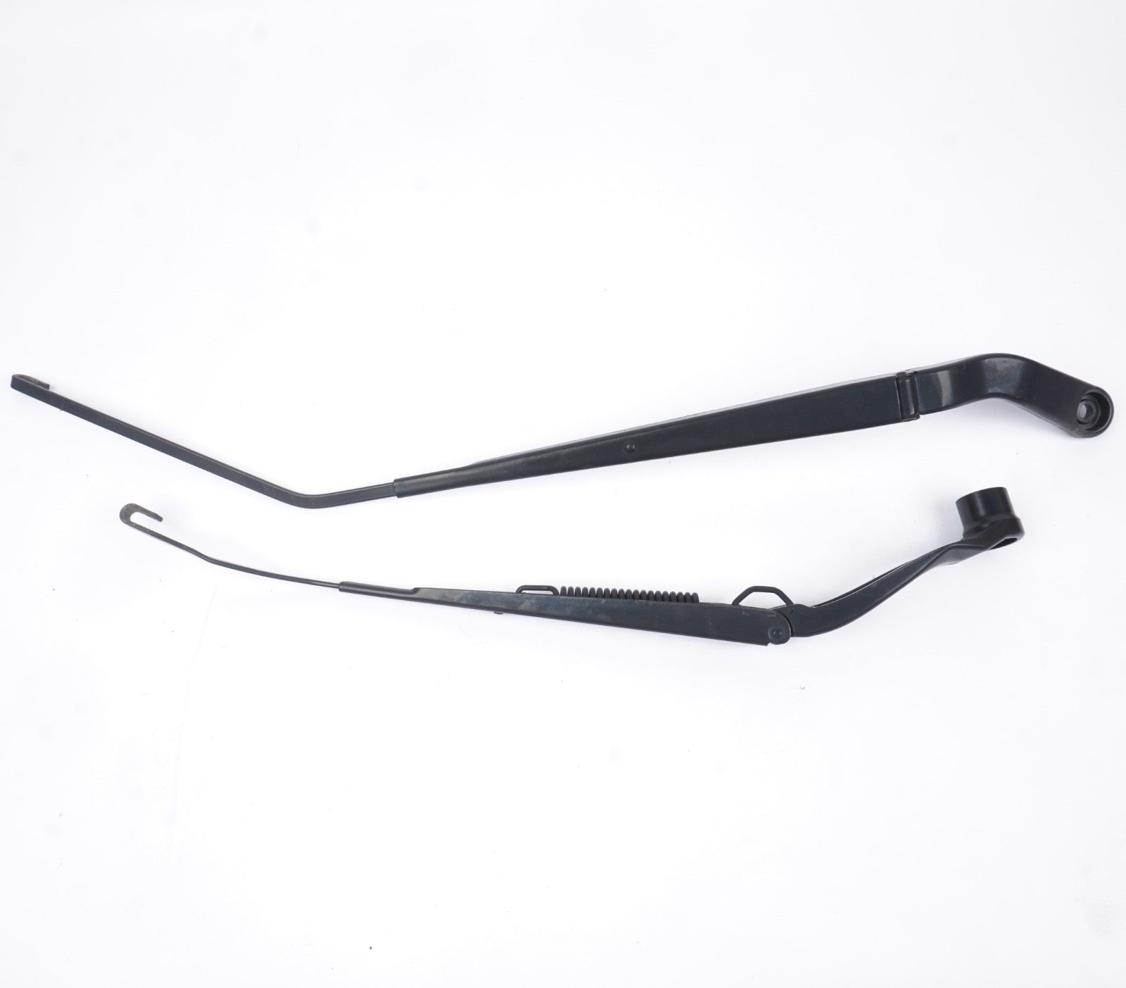 2012 2019 FIAT 500 LEFT & RIGHT WINDSHIELD WIPER ARMS PAIR OEM NO BLADES 
