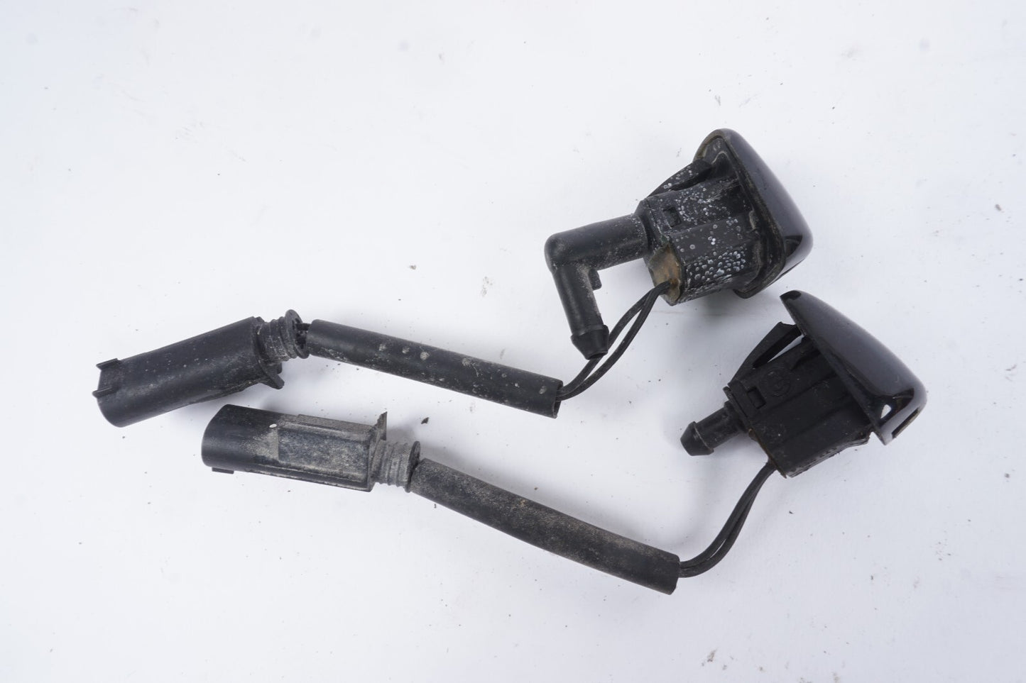 2006 - 2010  BMW 650i E64 Windshield Washer Sprayer Jet Nozzle 2pcs  OEM