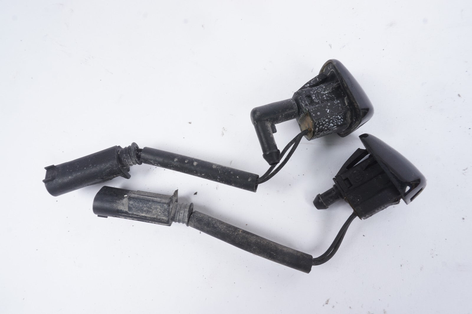 2006 - 2010  BMW 650i E64 Windshield Washer Sprayer Jet Nozzle 2pcs  OEM