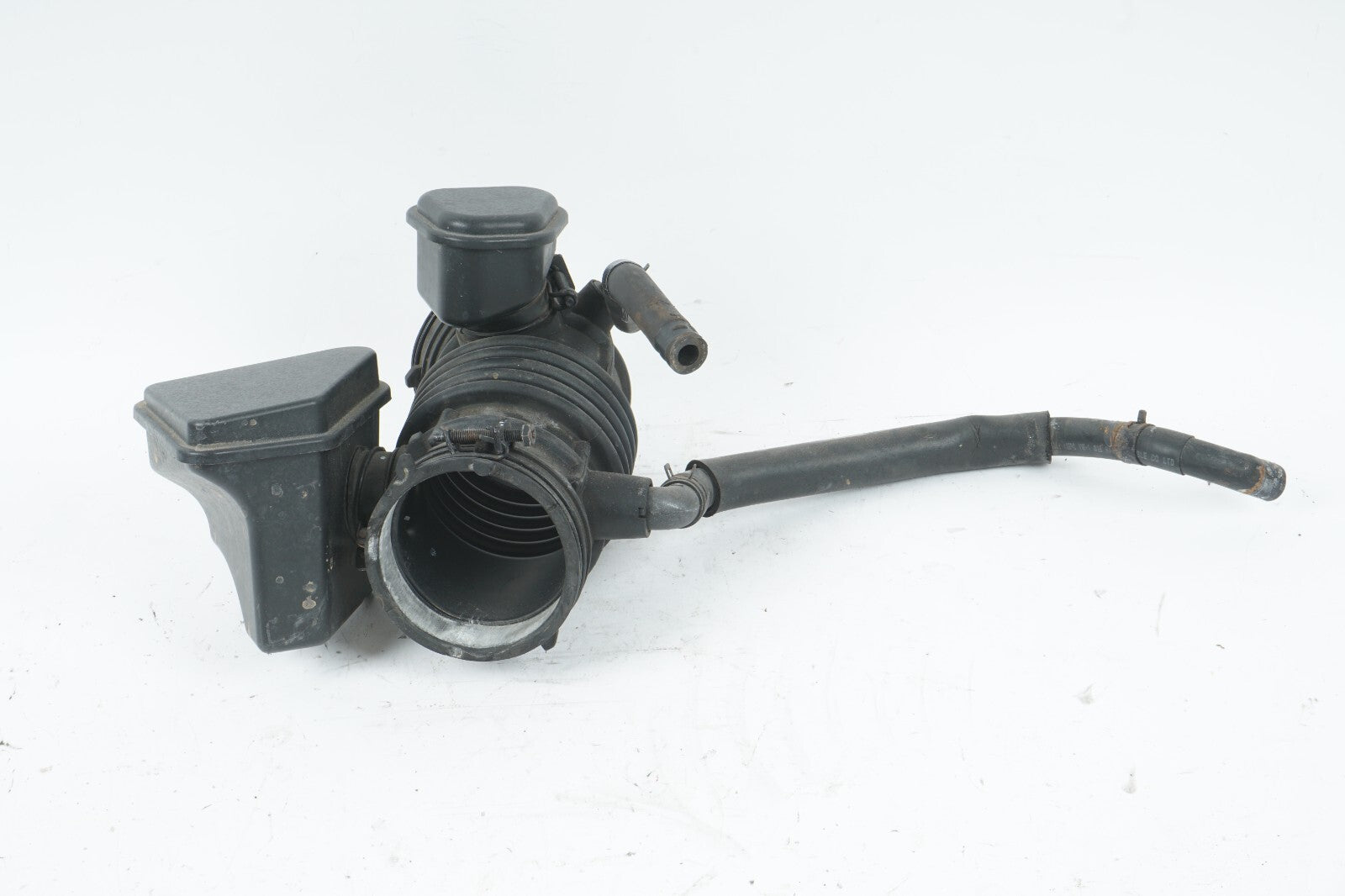 2013-2016 HYUNDAI SANTA FE AIR INTAKE DUCT HOSE PIPE OEM