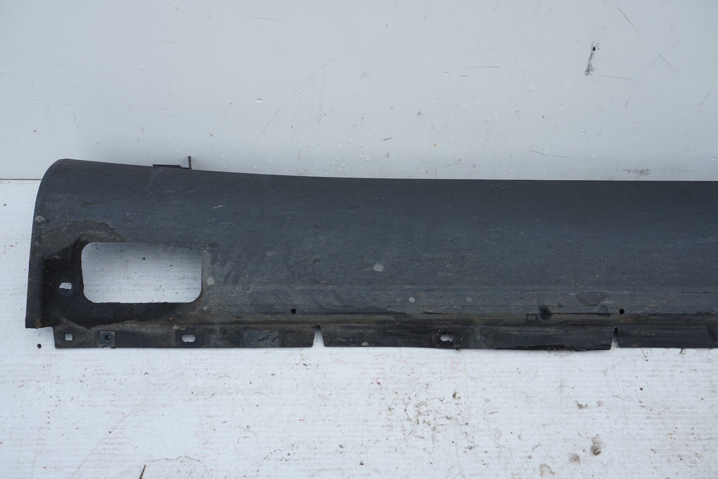 11-18 Porsche Cayenne 958 Left Side Skirt Molding Rocker Panel Cover  OEM