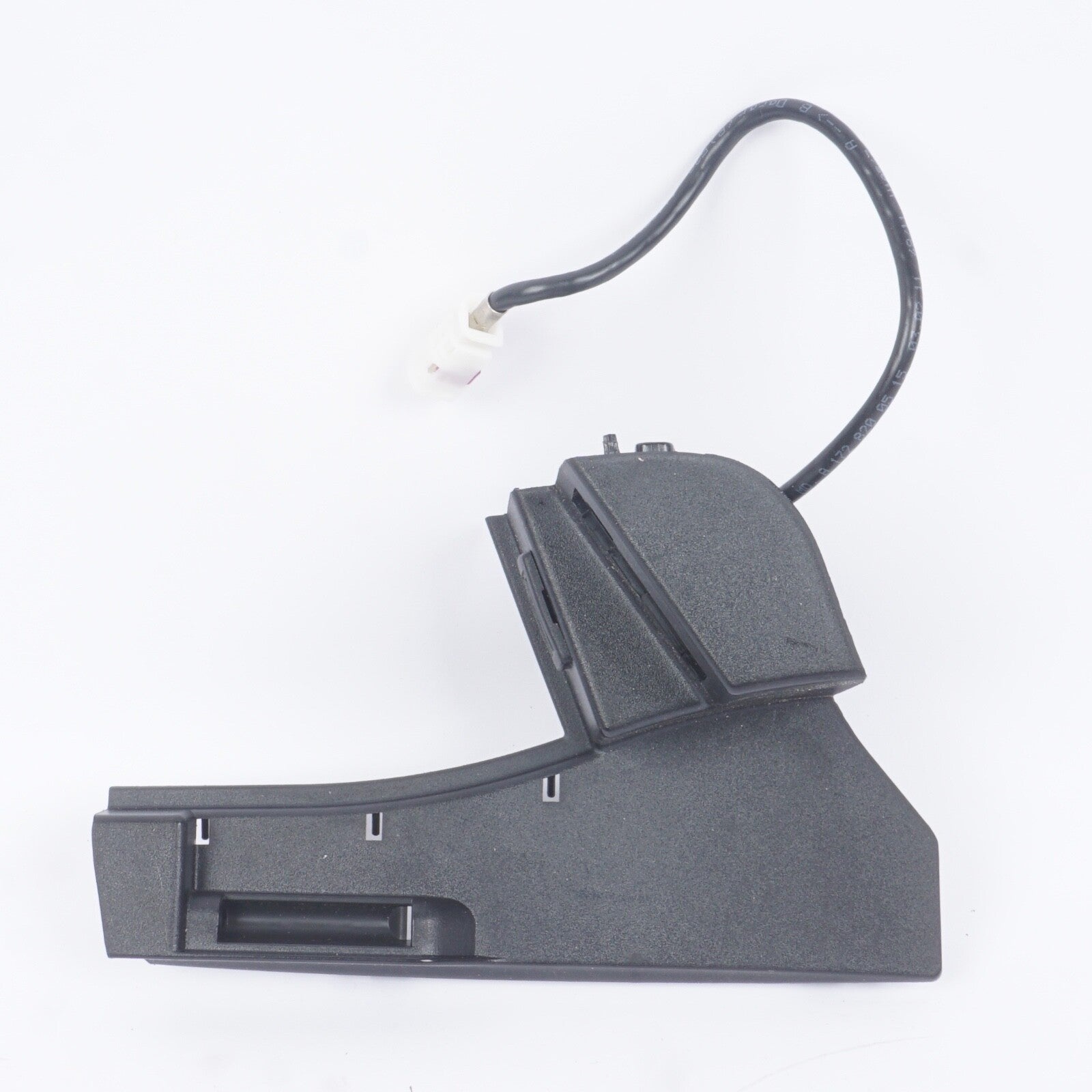 MERCEDES BENZ C250 C350 E350 W204 OEM CENTER CONSOLE USB MOUNT PLATE