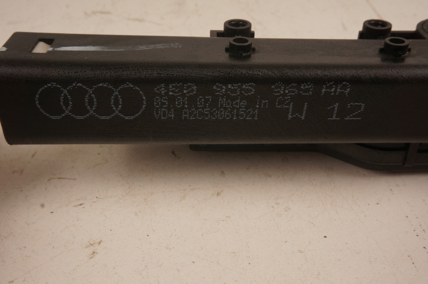 2004-2008 AUDI A8 D3 FRONT LEFT HEADLIGHT WASHER SPRAYER JET 4E0955965A  OEM