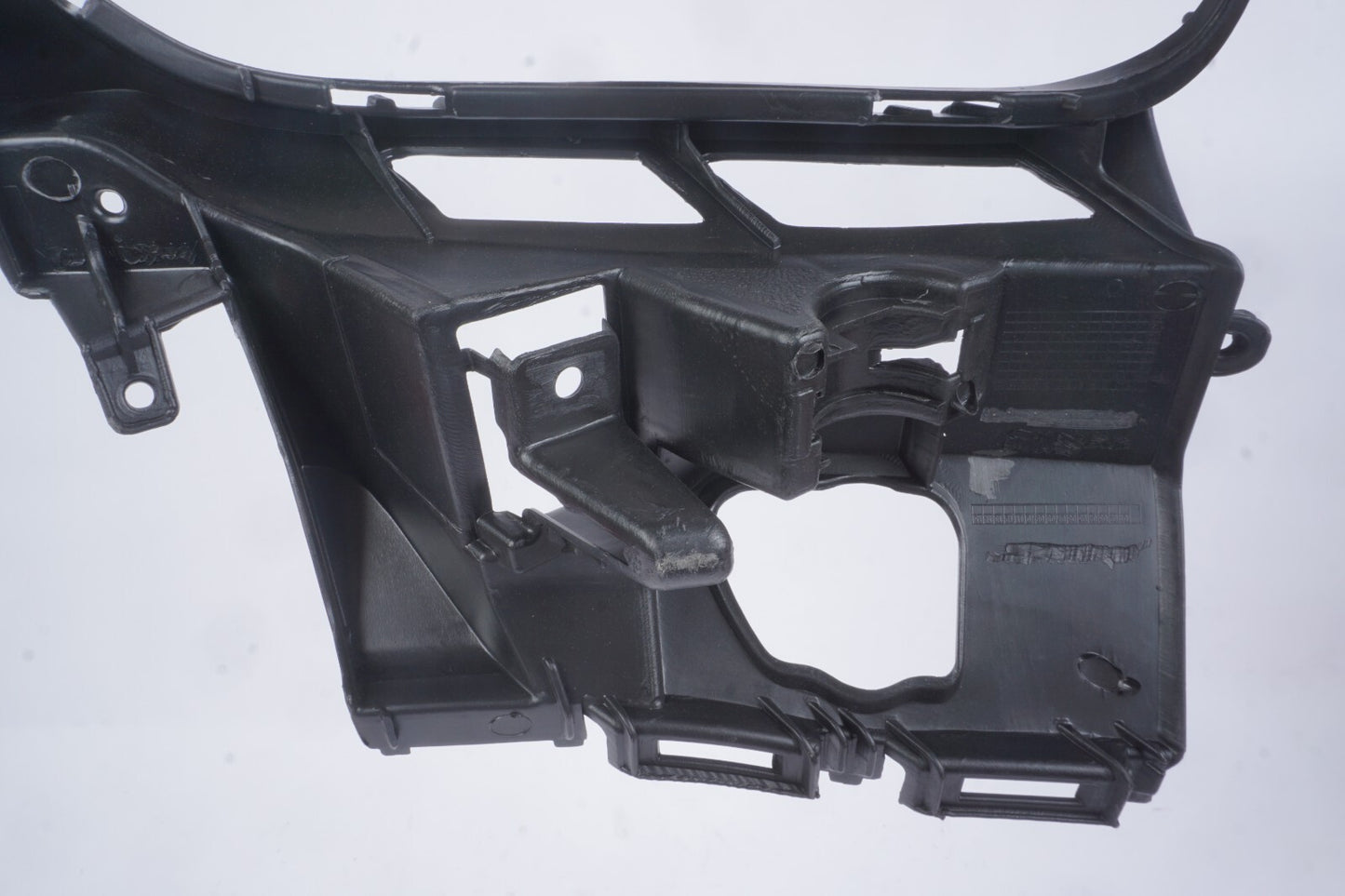 2010-2013 PORSCHE PANAMERA 970 FRONT RIGHT SIDE BRACKET FRAME TRIM