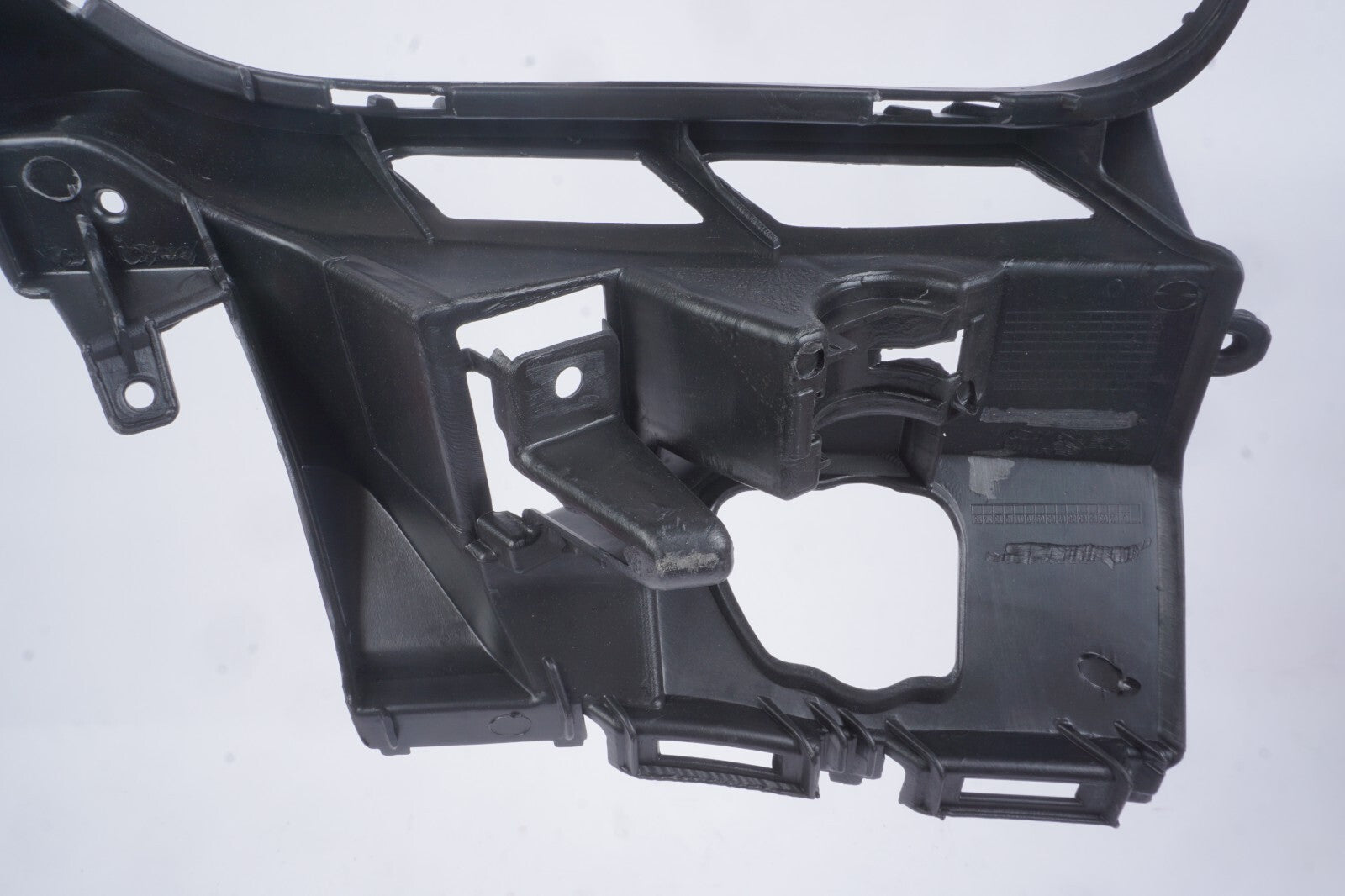 2010-2013 PORSCHE PANAMERA 970 FRONT RIGHT SIDE BRACKET FRAME TRIM