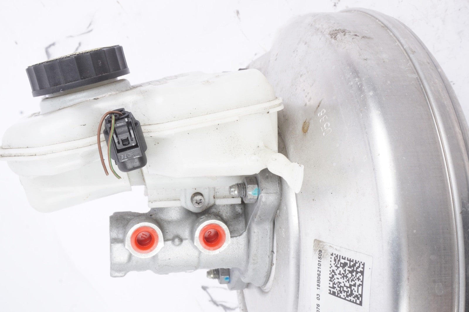 2018 - 2023 BMW X2 F39 POWER BRAKE BOOSTER W/ MASTER CYLINDER OEM 6872076