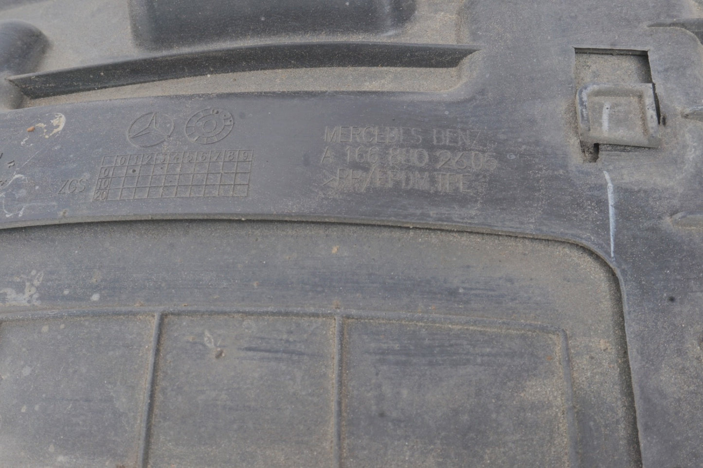 2013 - 2016 Mercedes GL63 AMG X166 Front Left Passenger Fender Liner OEM