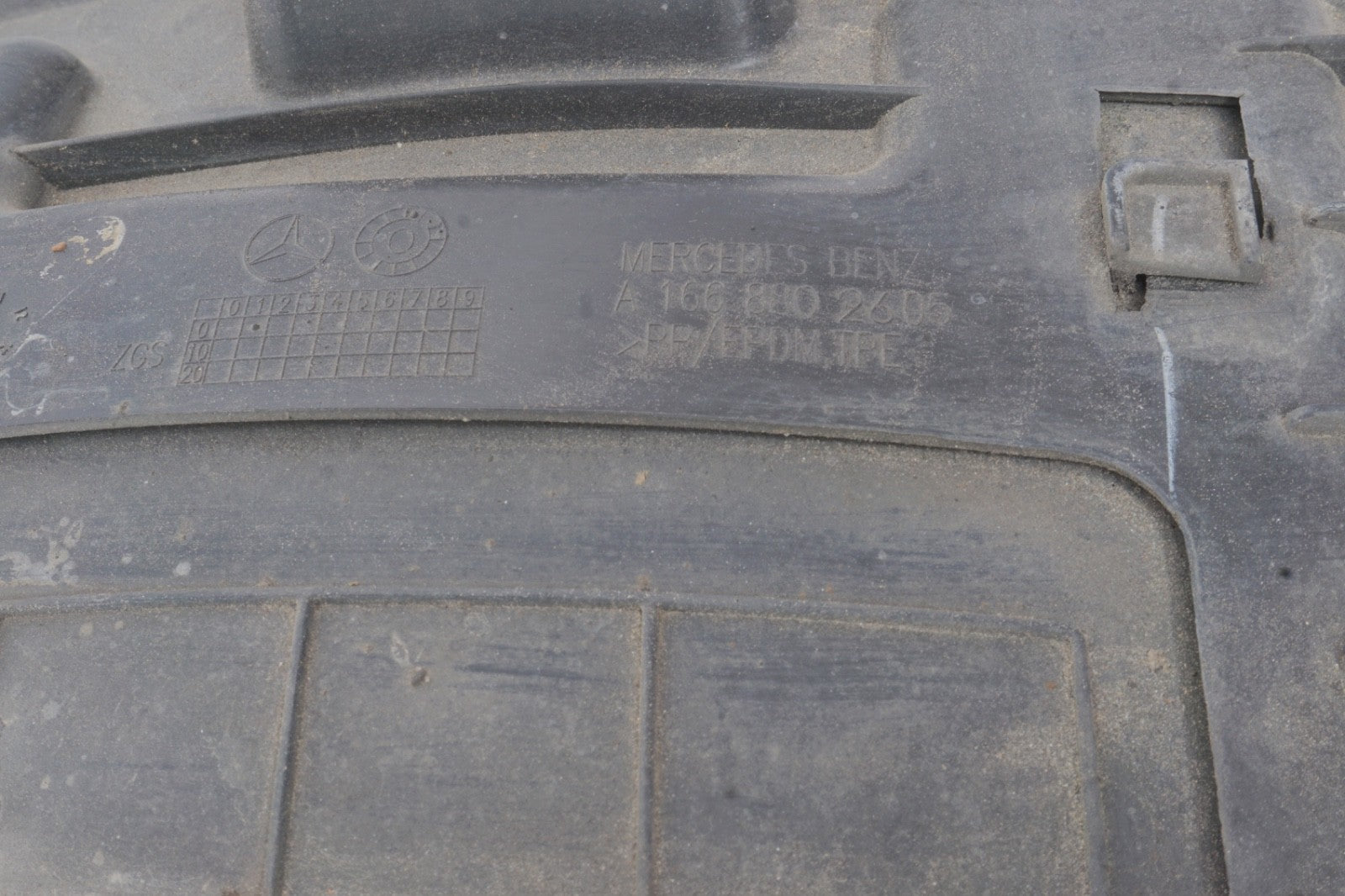 2013 - 2016 Mercedes GL63 AMG X166 Front Left Passenger Fender Liner OEM