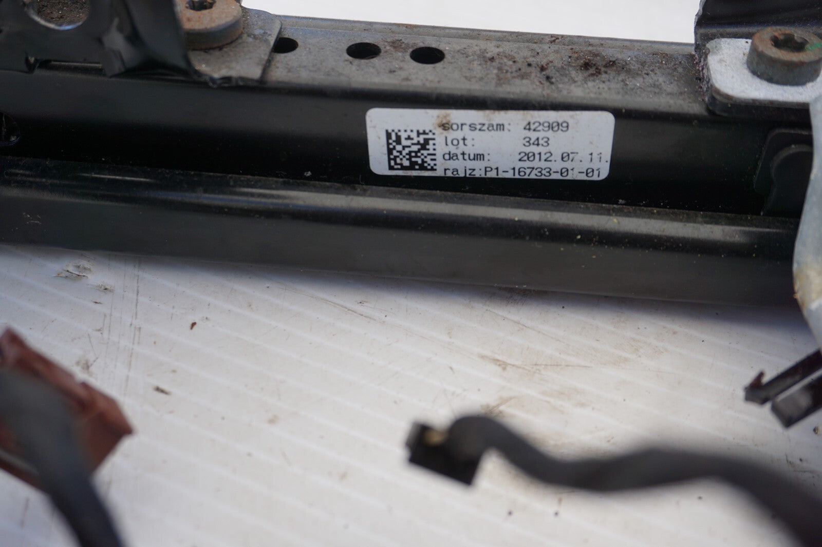 2012 - 2018 BMW 650i 640i FRONT LEFT DRIVER SEAT TRACK RAIL W/ MOTORS  OEM
