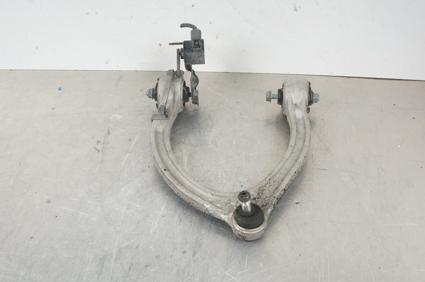 07-14 Mercedes W221 S550 CL550 Front Right Passenger Side Upper Control Arm RWD