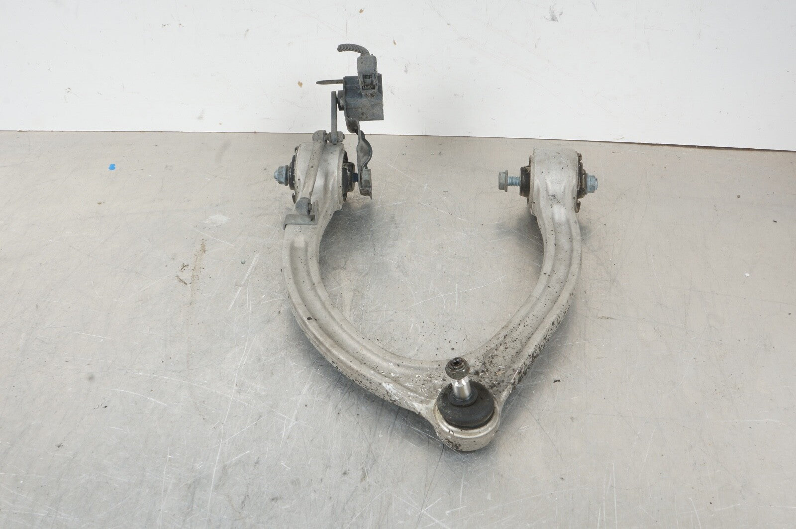 07-14 Mercedes W221 S550 CL550 Front Right Passenger Side Upper Control Arm RWD