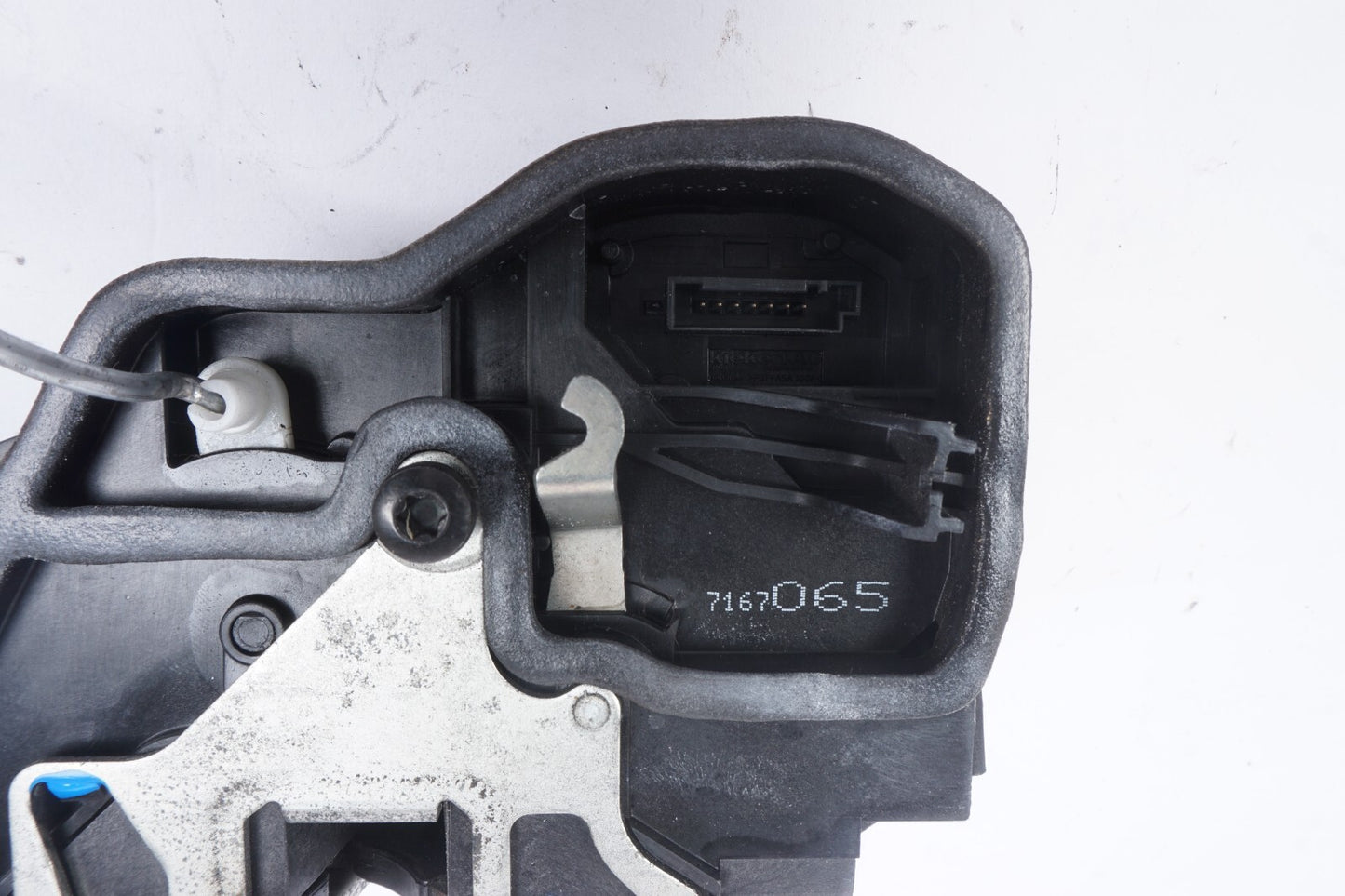 2004 - 2010  BMW 650i E63 E64 Front Left Driver Door Lock Actuator OEM