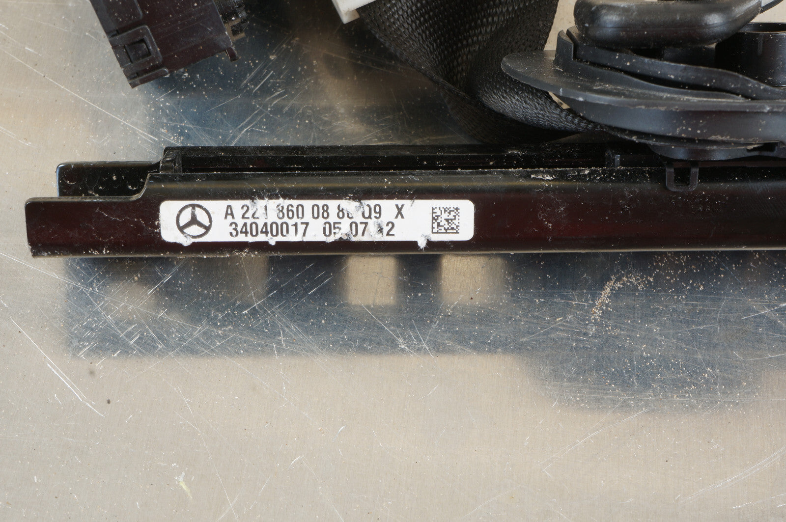07-09 MERCEDES S550 W221 FRONT RIGHT PASSENGER SIDE SEAT BELT RETRACTOR  OEM