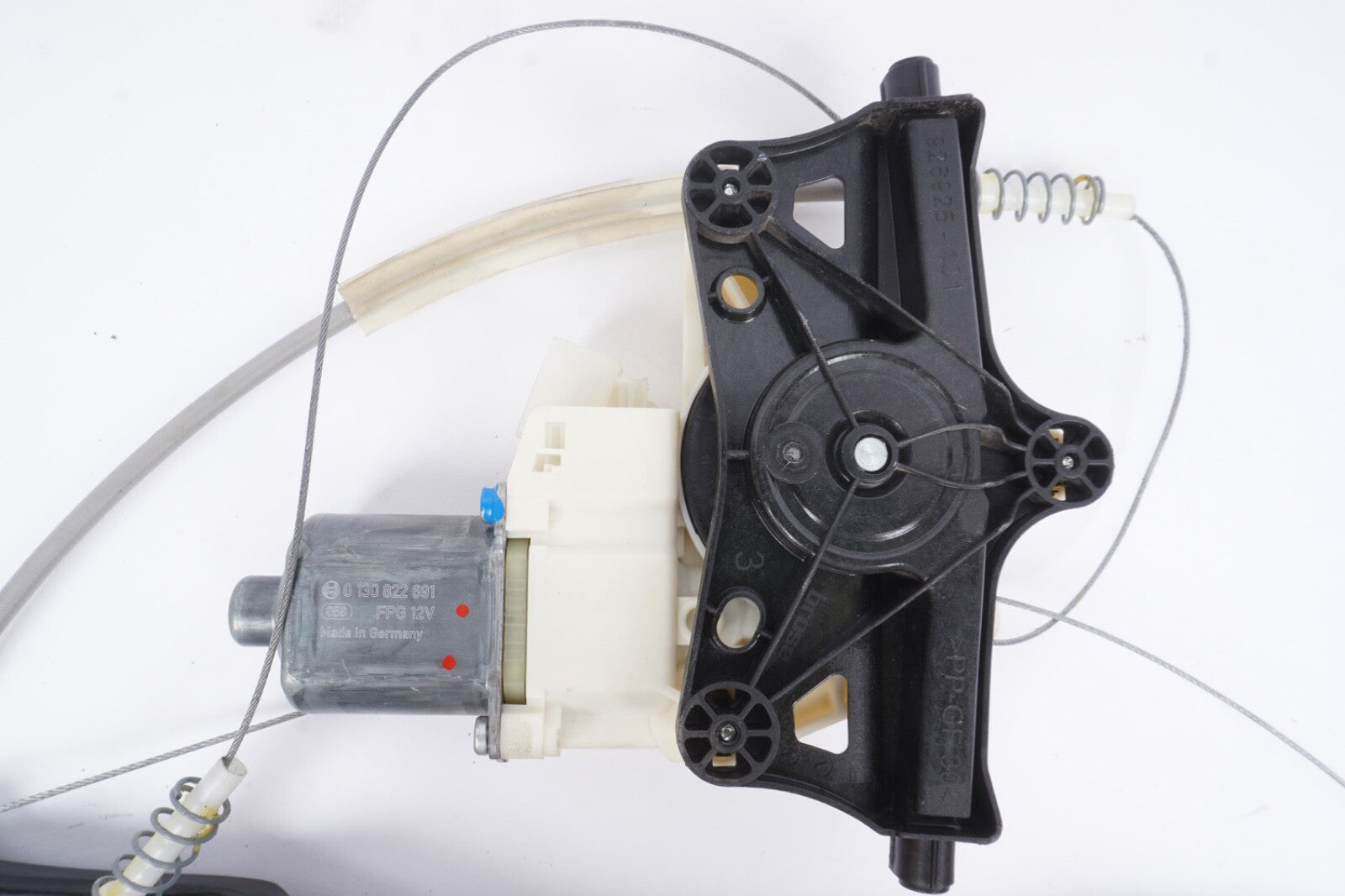Mercedes X156 GLA45 GLA250 window motor and regulator, right front 2469065200