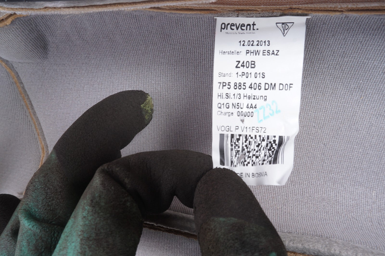 11 - 18 Porsche Cayenne 958 Rear Right Pass Side Lower Seat Cushion Cover  OEM