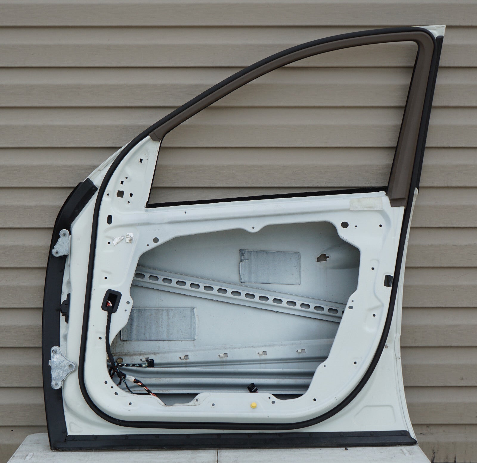 06-11 Mercedes W164 ML63 ML350 ML500 FRONT RIGHT PASSENGER SIDE DOOR SHELL OEM