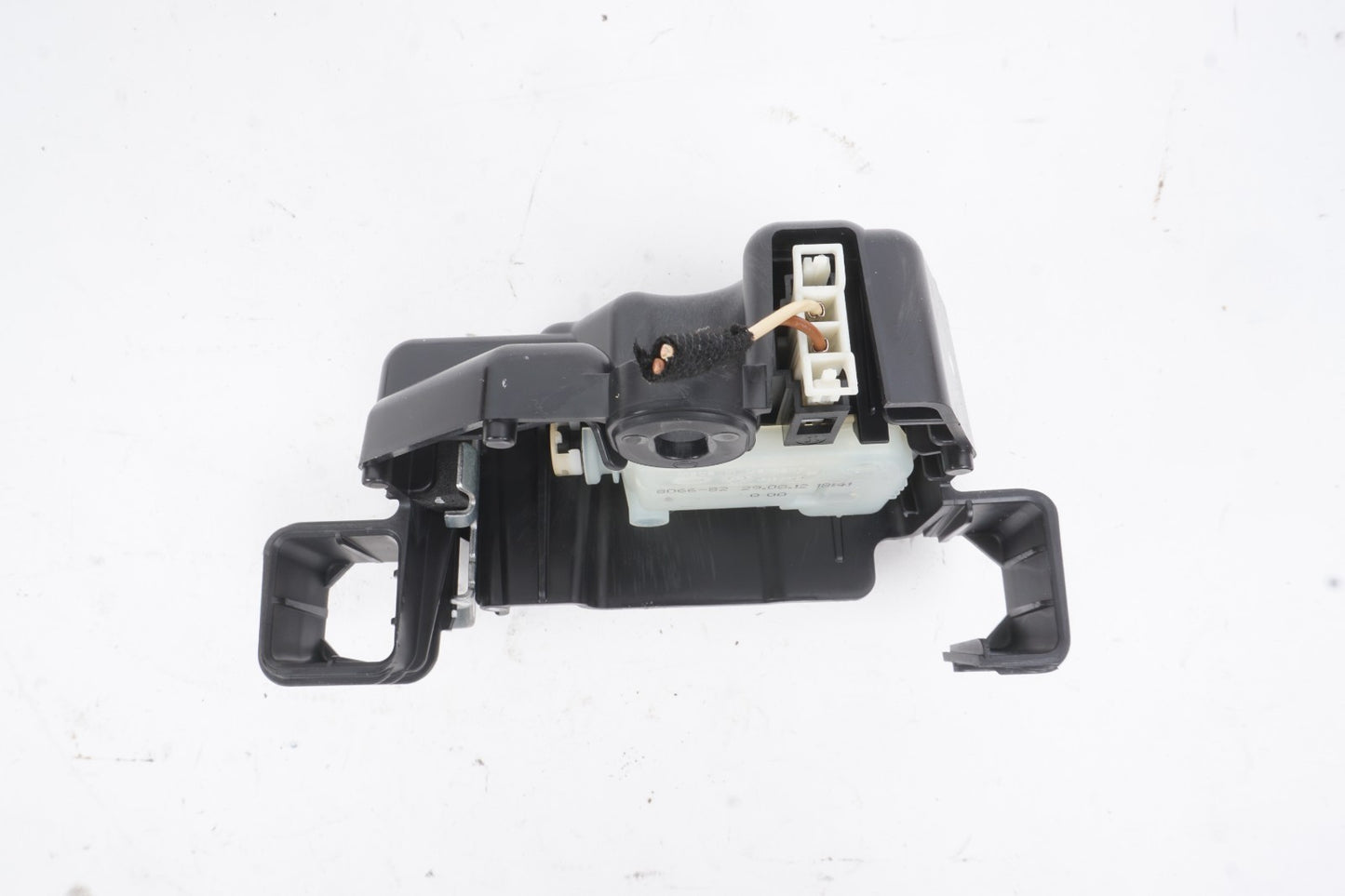 13-19 Mercedes X166 GL Second Row Seat Middle Headrest Adjuster Motor Left OEM