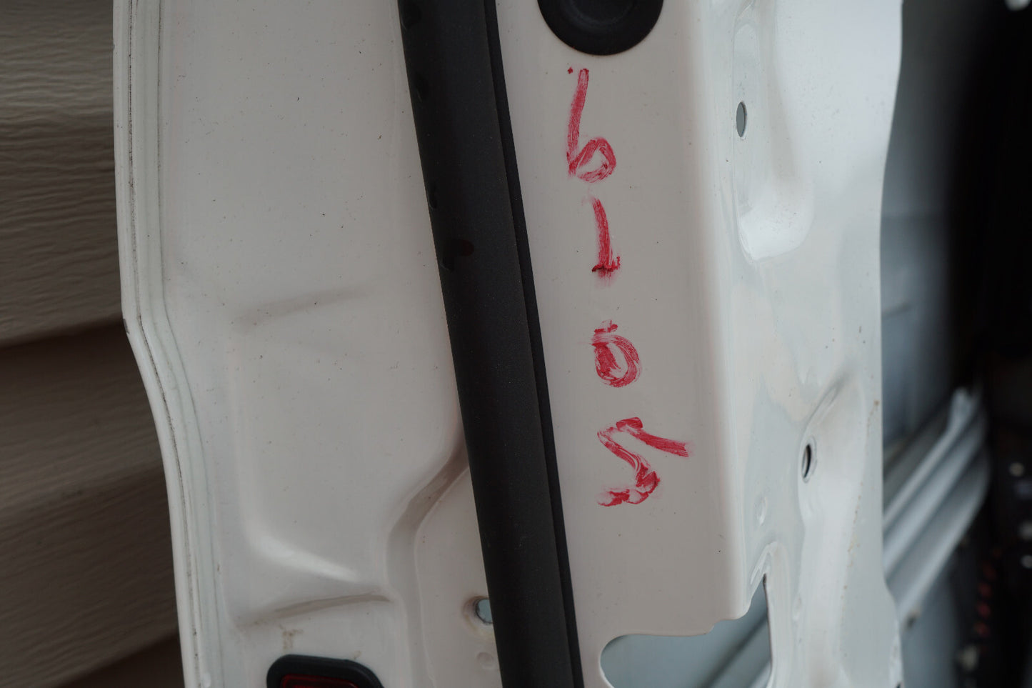 2006 - 2010 MERCEDES BENZ R350 R500 W251 FRONT LEFT DRIVER SIDE DOOR SHELL OEM