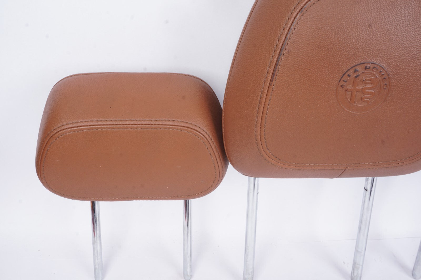 2017 - 2021 Alfa Romeo Giulia Headrest L And R Front And Rear Brown Leather OEM