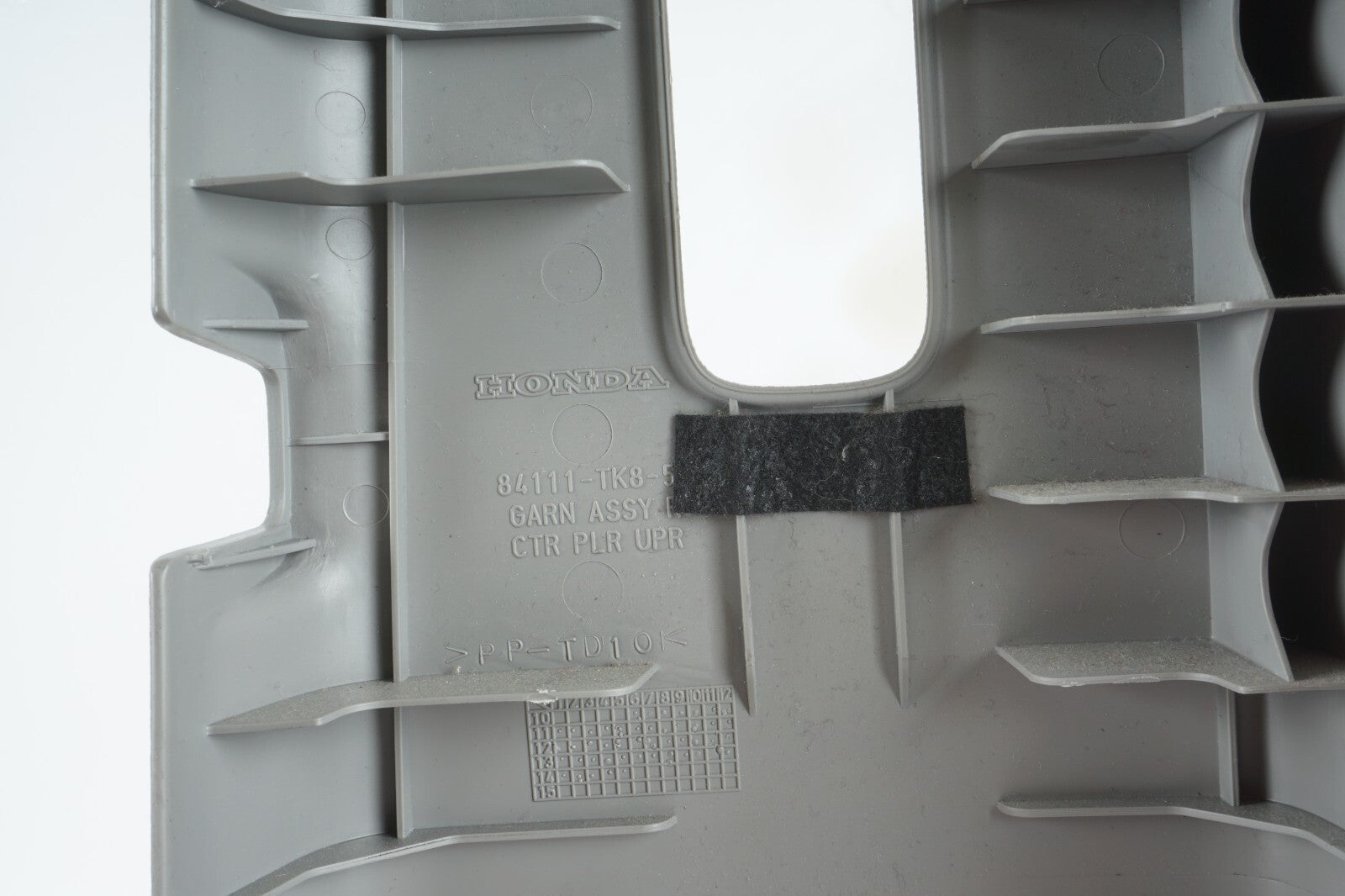 2011 - 2017 HONDA ODYSSEY LEFT DRIVER SIDE UPPER B PILLAR TRIM COVER OEM