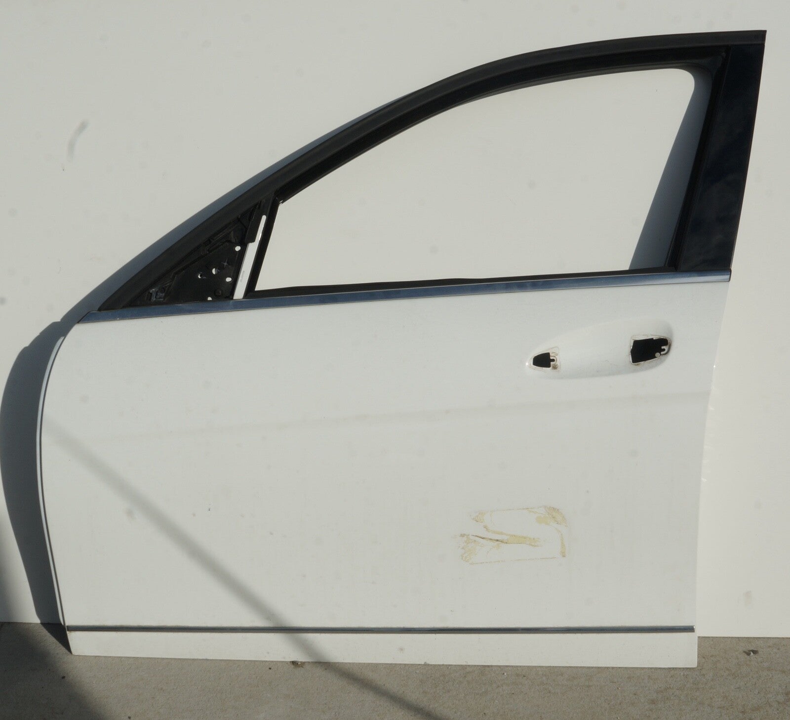 2008 - 2014 MERCEDES-BENZ C300 C250 C350 W204 FRONT LEFT DRIVER DOOR SHELL OEM
