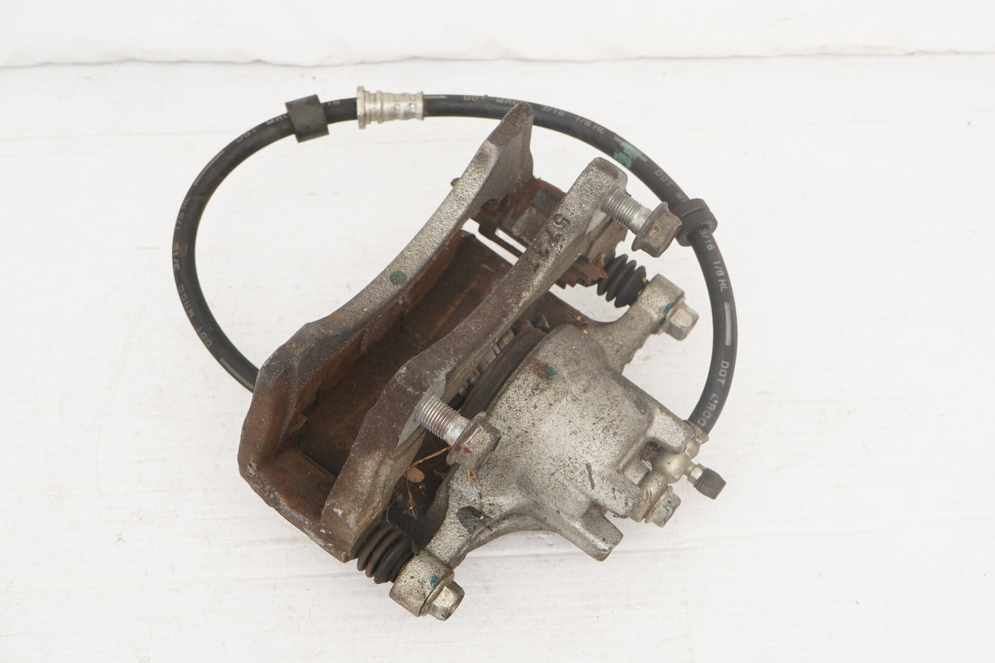 2014 - 2020 MITSUBISHI OUTLANDER 2.4L FRONT LEFT DRIVER SIDE BRAKE CALIPER OEM