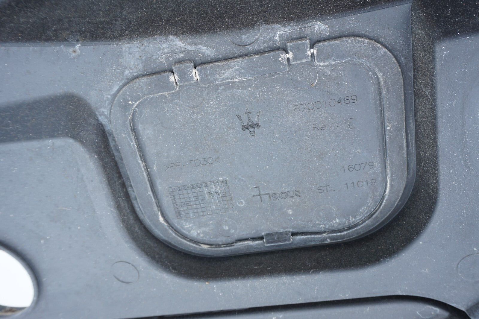 2014-2019 MASERATI GHIBLI WINDSHIELD WIPER COWL COVER PANEL GRILLE OEM