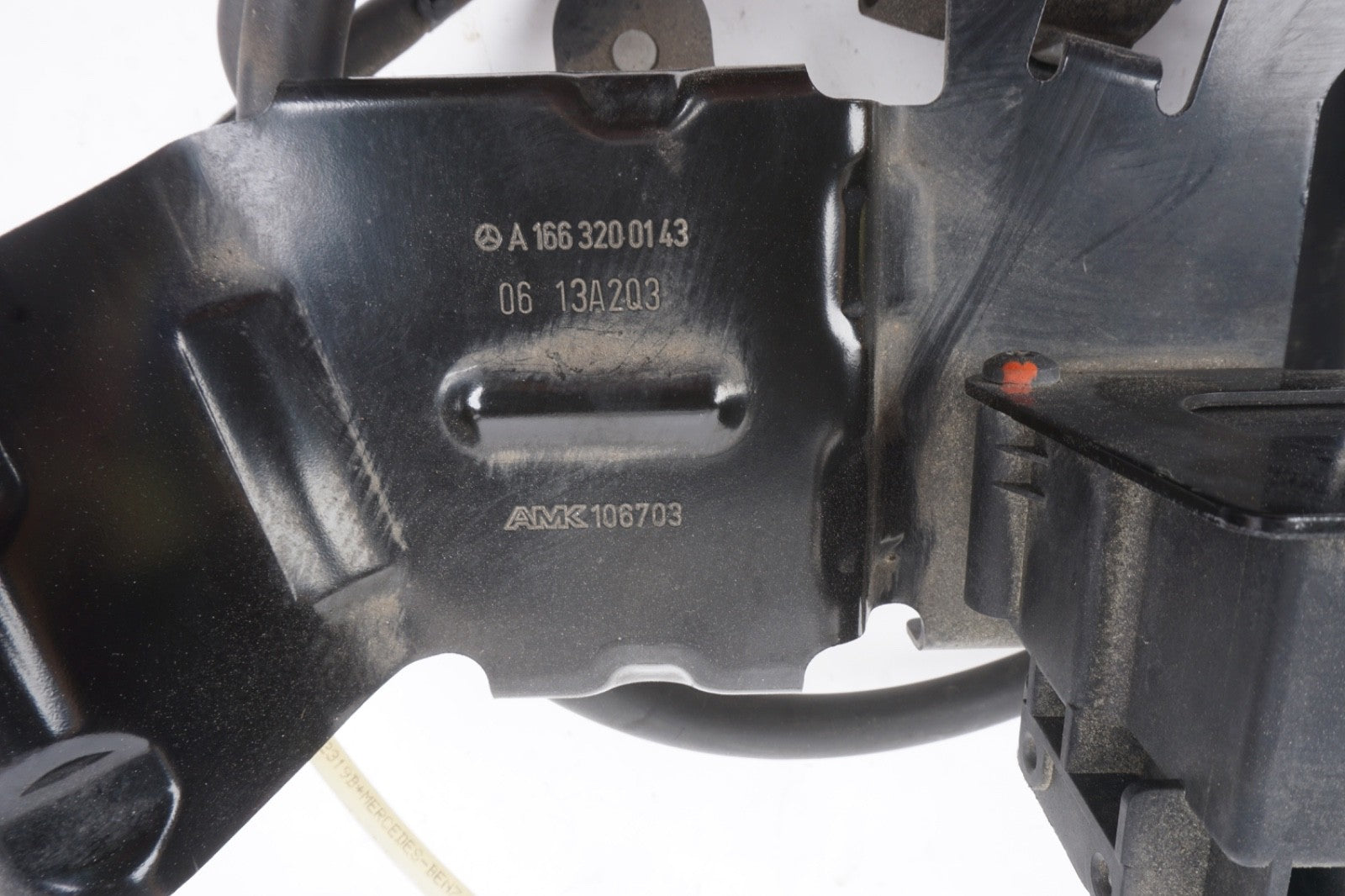 2013 - 2015 Mercedes GL450 Left Air Compressor Bracket OEM