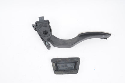 2014-2020 MASERATI GHIBLI QUATTROPORTE GAS ACCELERATOR THROTTLE PEDAL W/ PAD OEM