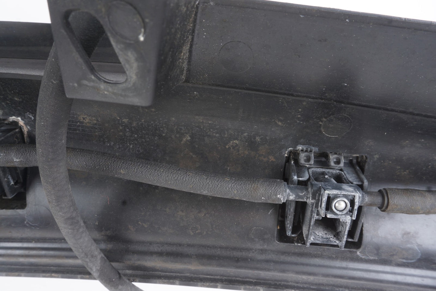 2011-2017 Mercedes W207 E350 Convertible Coupe Windshield Wiper Cowl Cover OEM