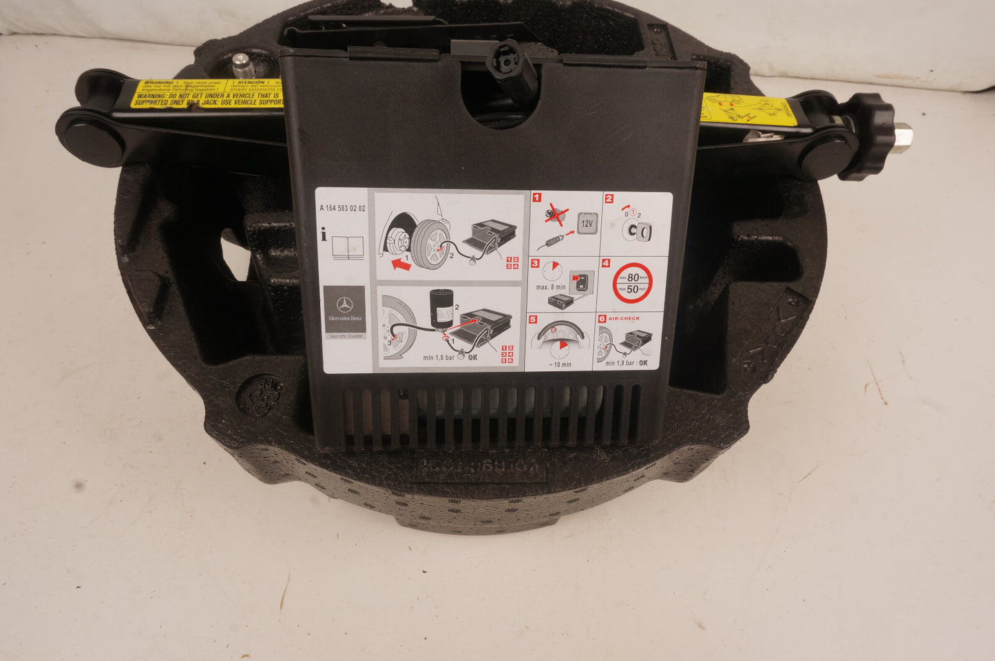 06-10 MERCEDES R350 R500 W251 EMERGENCY SPARE TIRE JACK TOOL KIT PUMP OEM