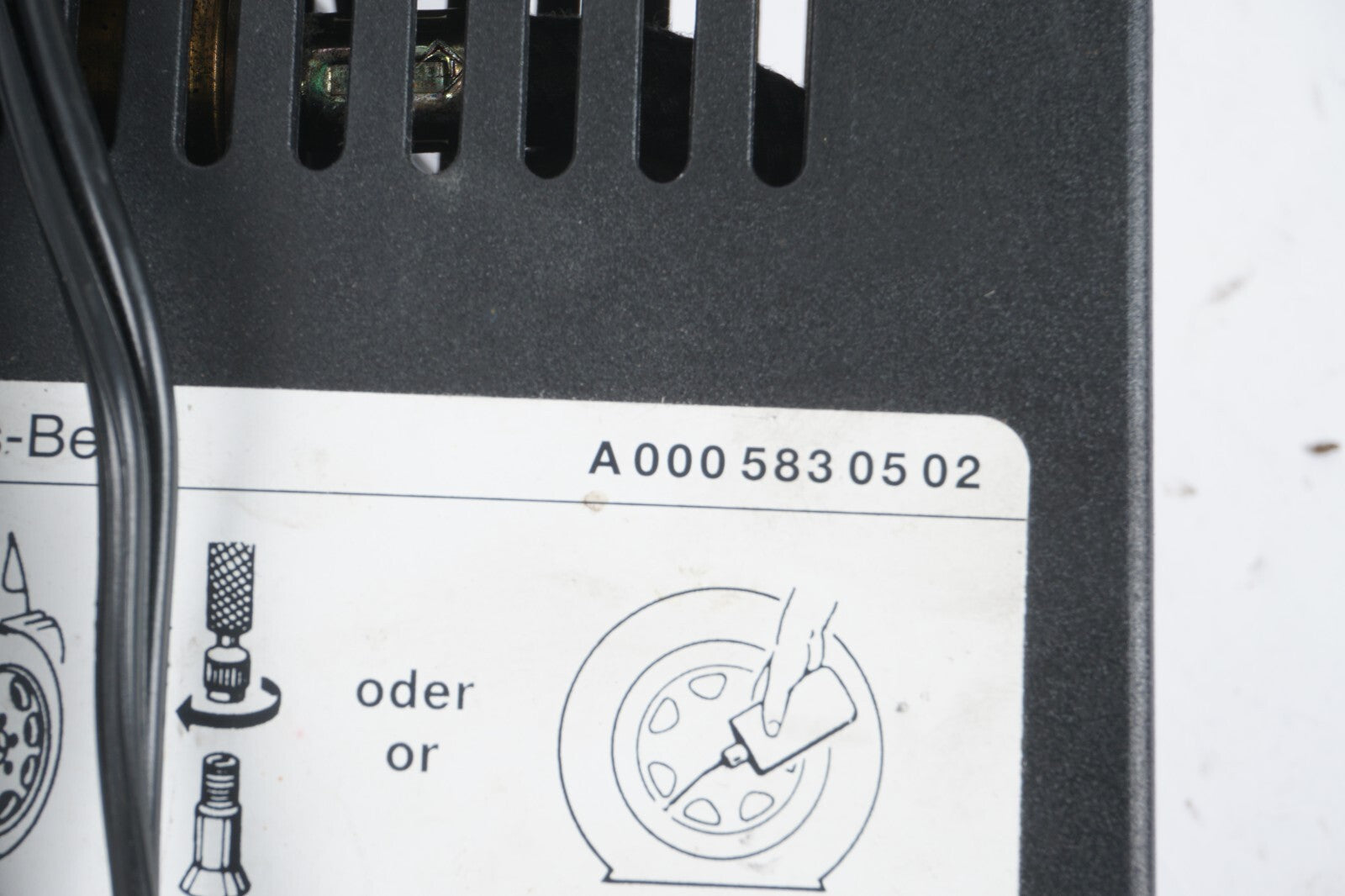 03-12 Mercedes R230 SL550 SLK350 Spare Tire Air Compressor A0005830502 OEM