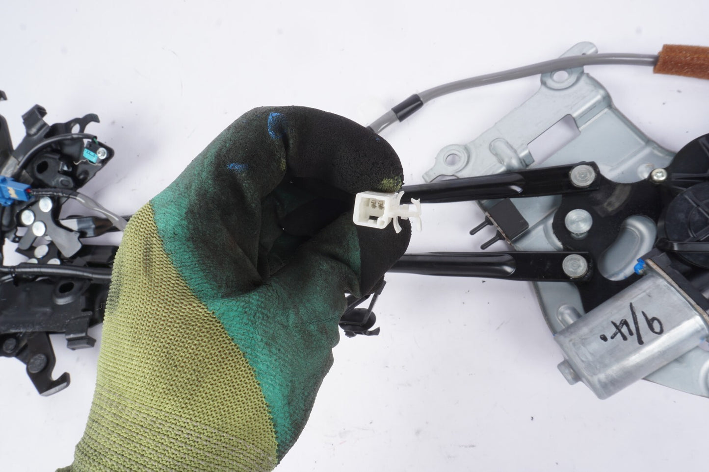 2010 - 2015 Lexus Is250 Is350 Convertible Rear Trunk Roof Lock Latch Motor Assy