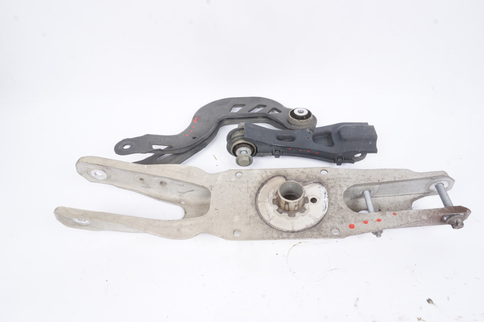 2015 - 2020 MERCEDES GLA250 X156 REAR RIGHT SUSPENSION CONTROL ARM SET OF 3 OEM