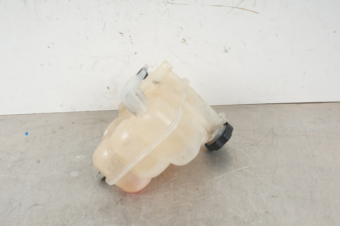 Radiator Coolant Reservoir 2020 2021 2022 Cadillac CT4 23378398
