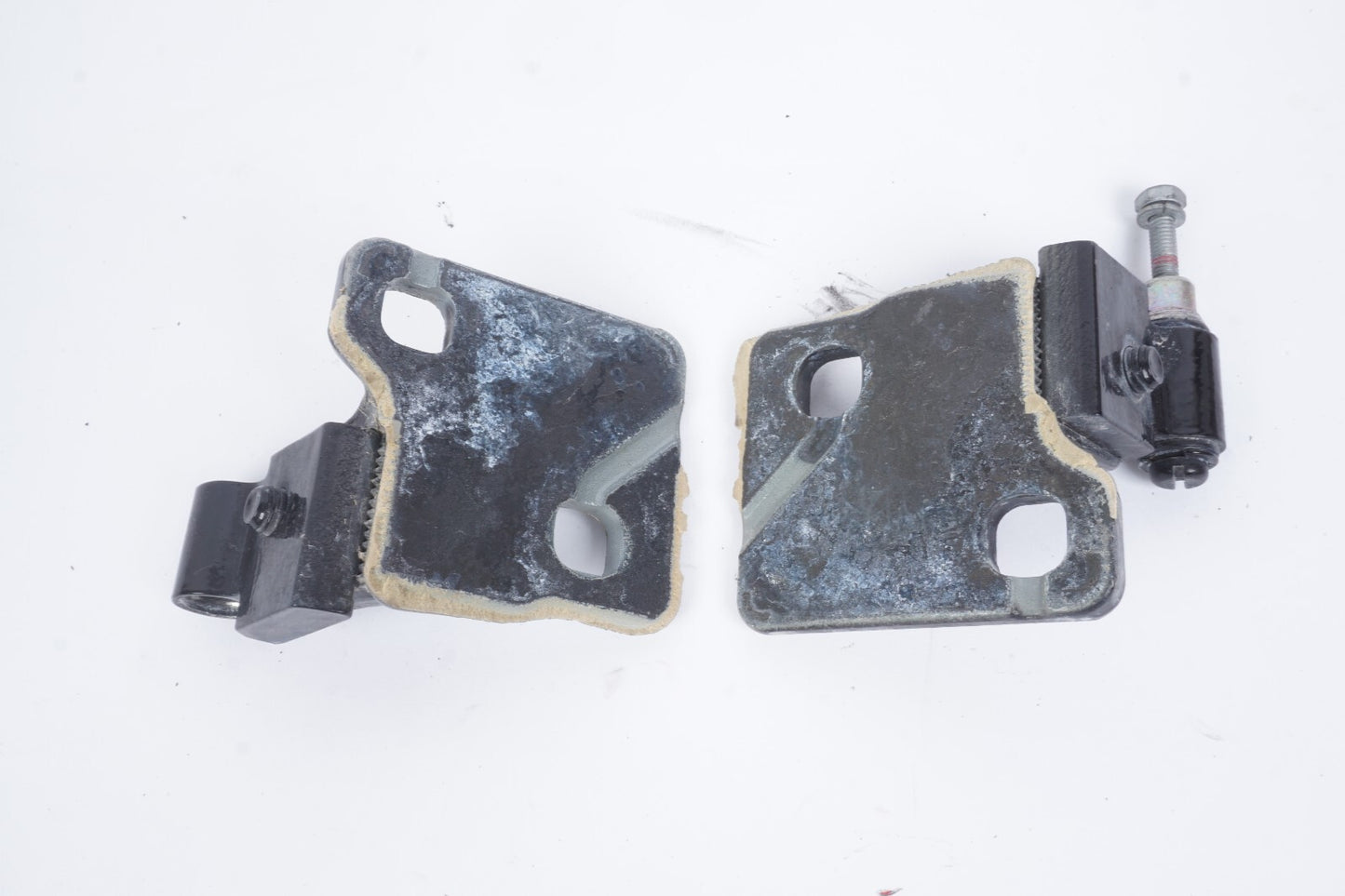 2004 - 2010  BMW 650i E63 E64 Front Right Passenger Door Hinge Set OEM