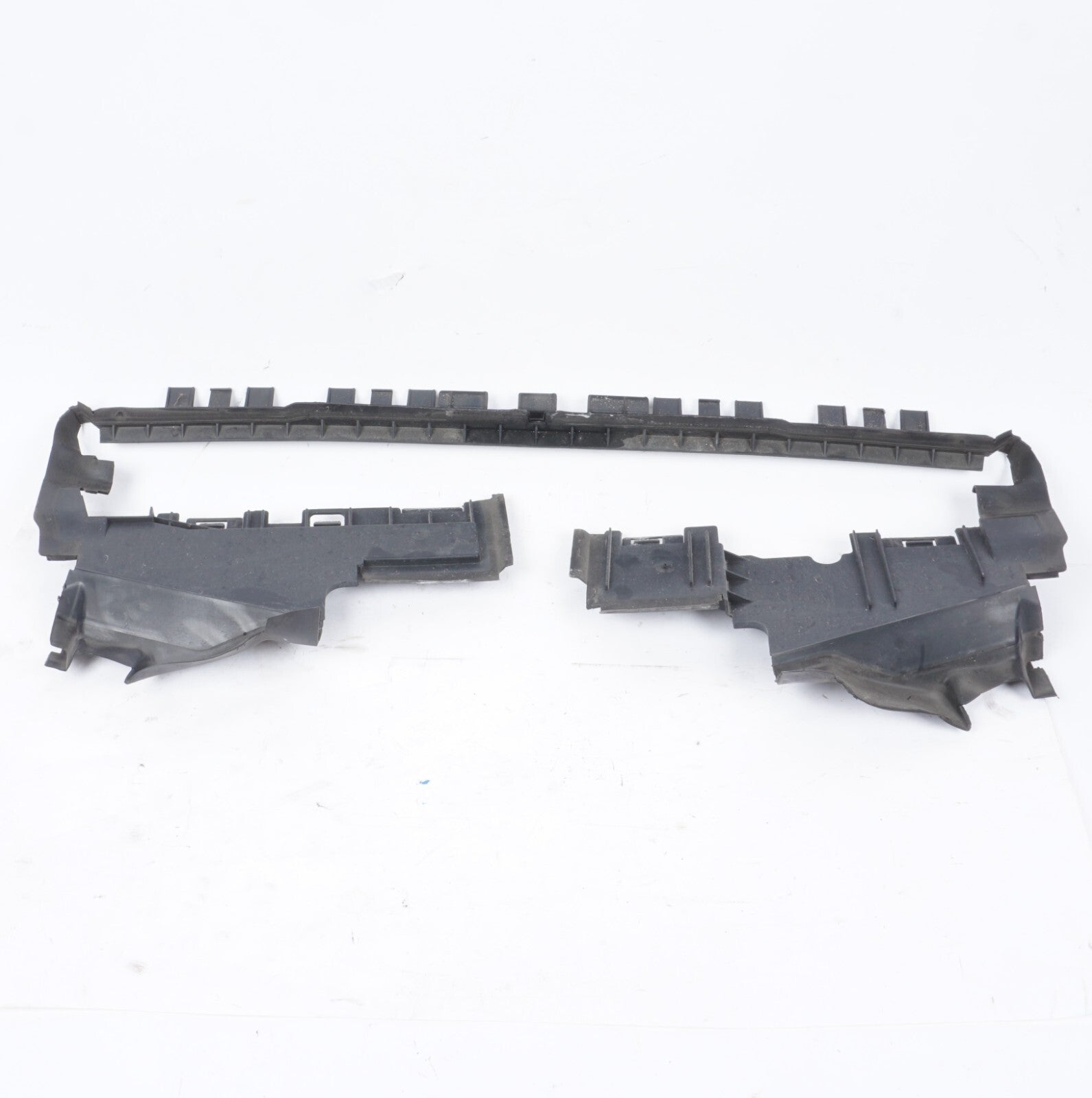 10-13 Mercedes E350 E550 W207 Air Guide Plate Baffle Trim A2075050530 OEM