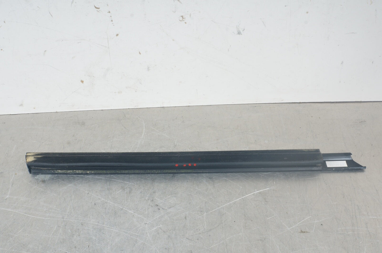 2013-2020 MERCEDES SL550 SL450 REAR RIGHT QUARTER WINDOW GLASS BELT MOLDING