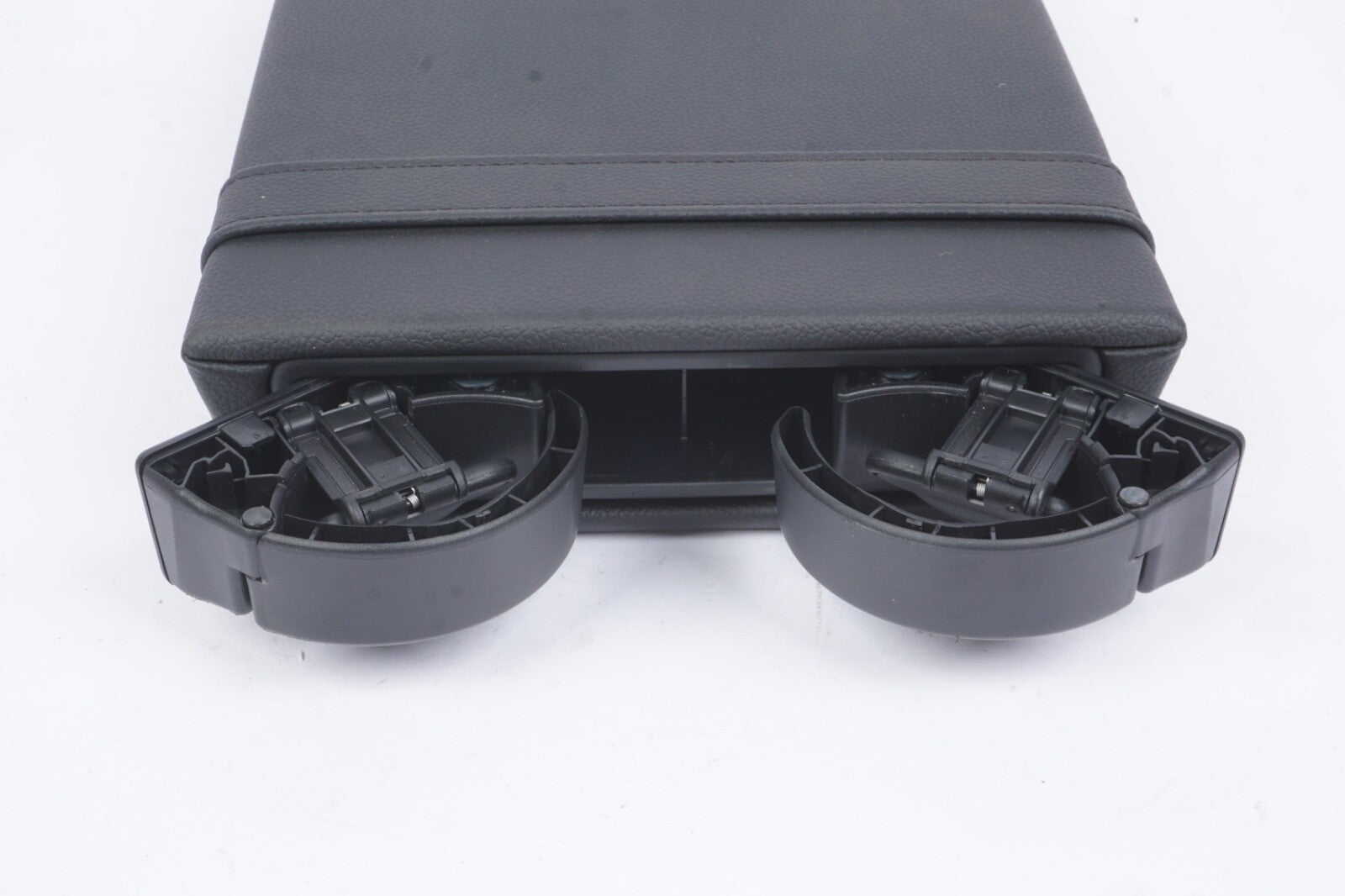 2015 - 2020 MERCEDES GLA250 X156 REAR SEAT CENTER UPPER ARM REST OEM
