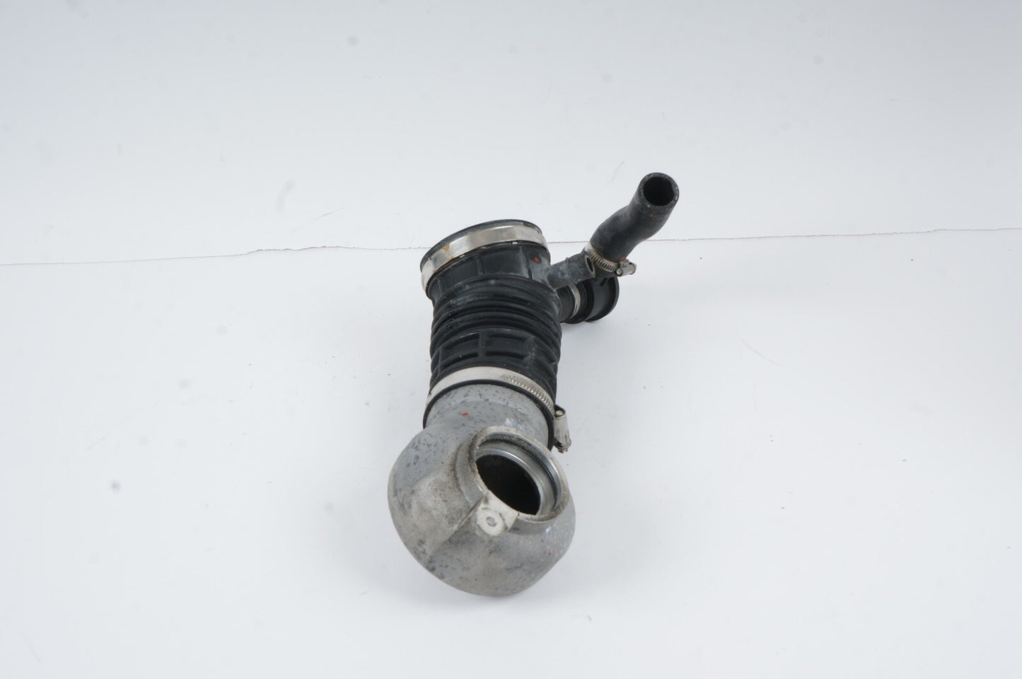 2010 - 2020 Bentley Mulsanne Left Driver Turbocharger Elbow Pipe Hose Line