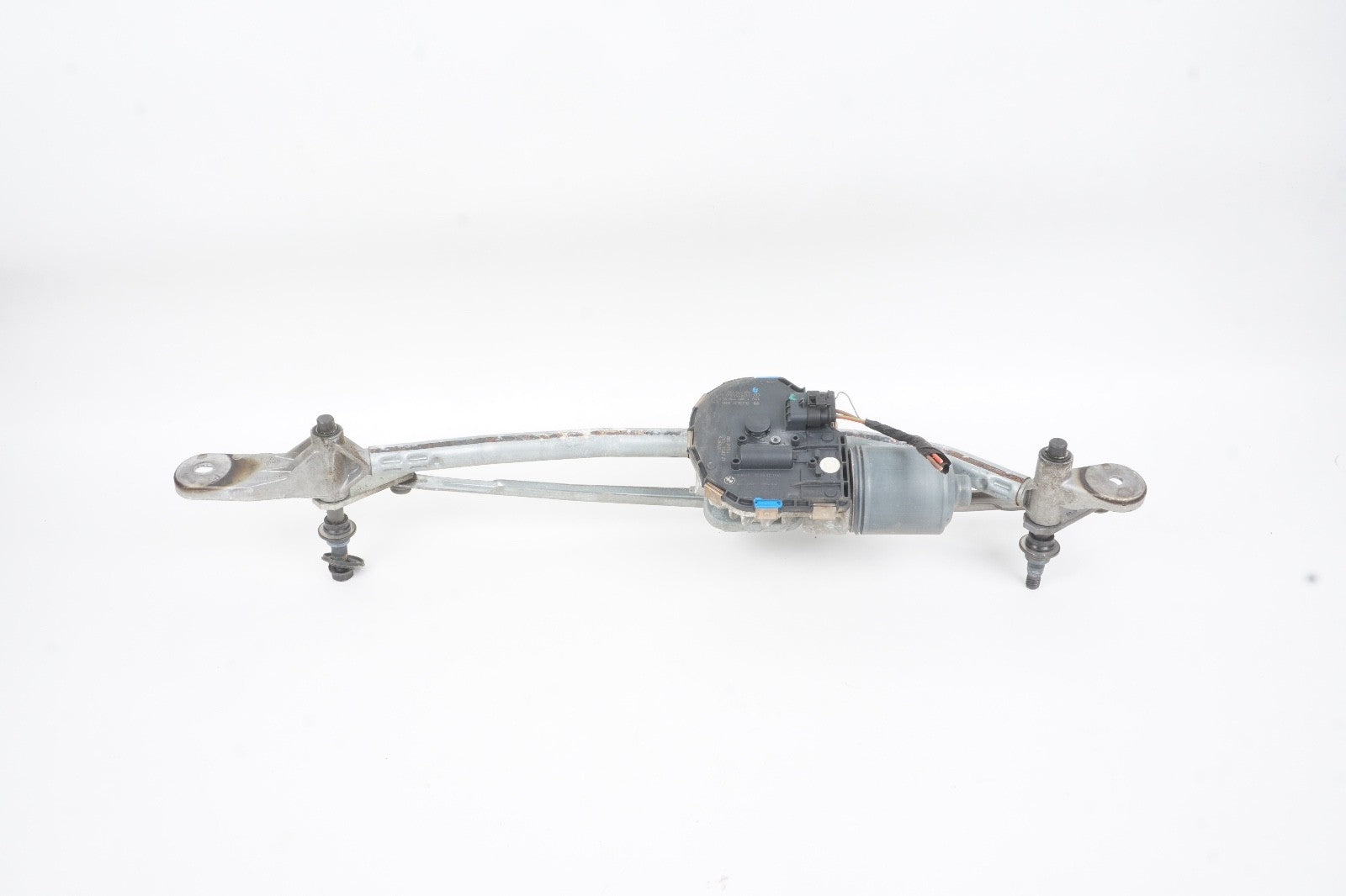 2012 - 2018 BMW F13 F06 650i 640i M6 FRONT WINDSHIELD WIPER LINKAGE W/ MOTOR OEM