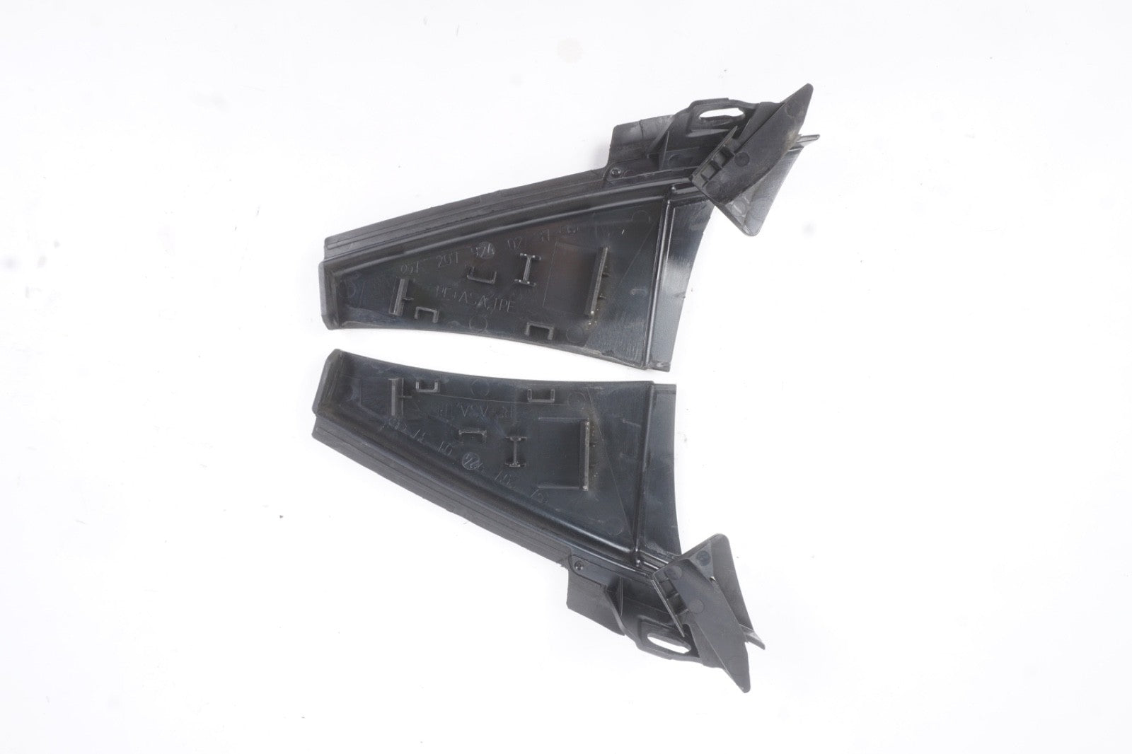 2011 - 2017 Mercedes E350 E550 Convertible Rear Left Right Seat Belt Guide Cover