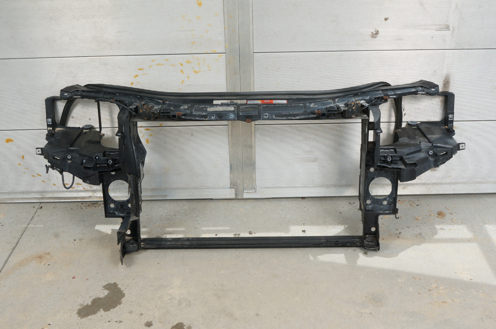 2006-2010 AUDI A8 A8L RADIATOR SUPPORT 8E0010560A OEM