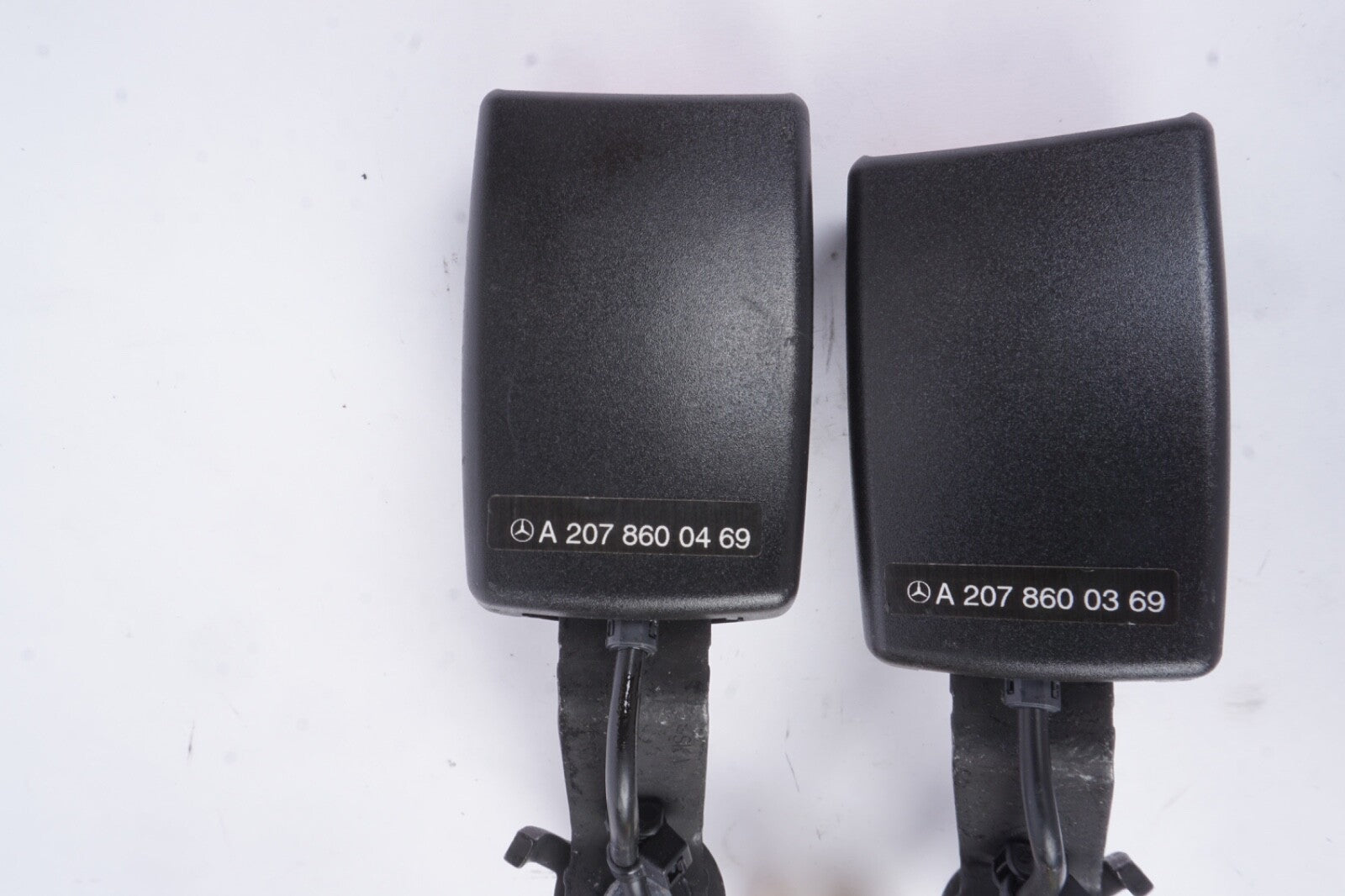 10-17 Mercedes W207 E350 E550 Rear Seat Belt Buckle Oem PAIR