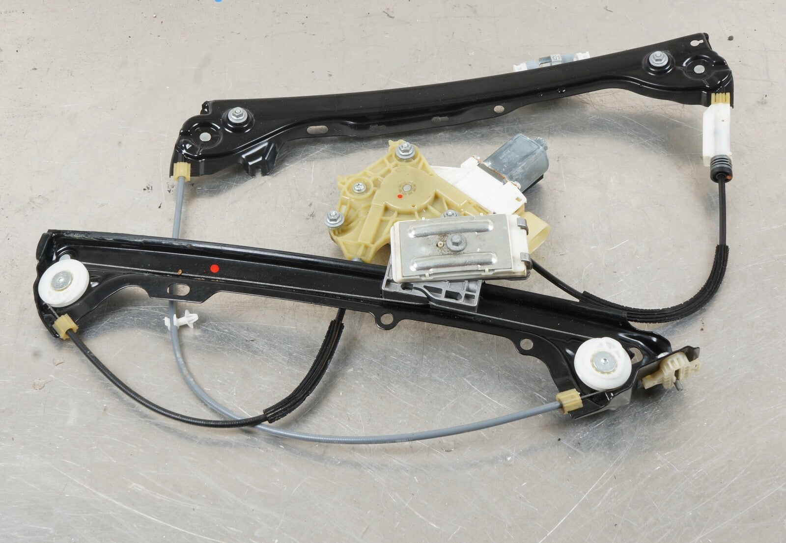 2007 - 2013 BMW 328 335 Coupe Front left Driver Side Window Regulator Motor