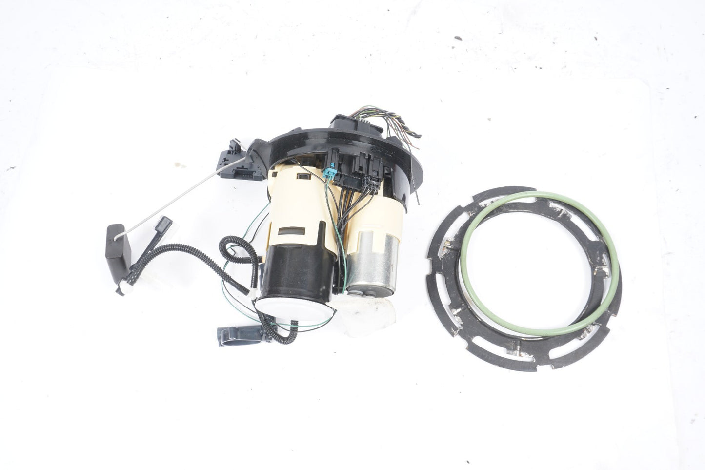 14-17 Mercedes S550 W222 Fuel Pump 2225400217 OEM