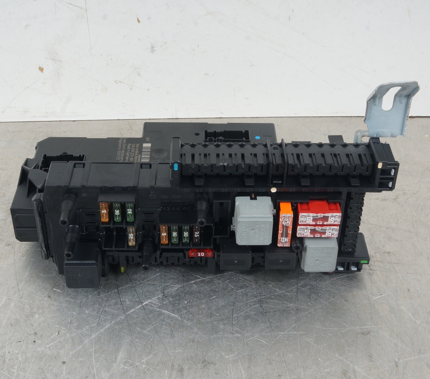 08-11 Mercedes W204 C300 C250 Rear SAM Module Relay Fuse Box Assembly OEM