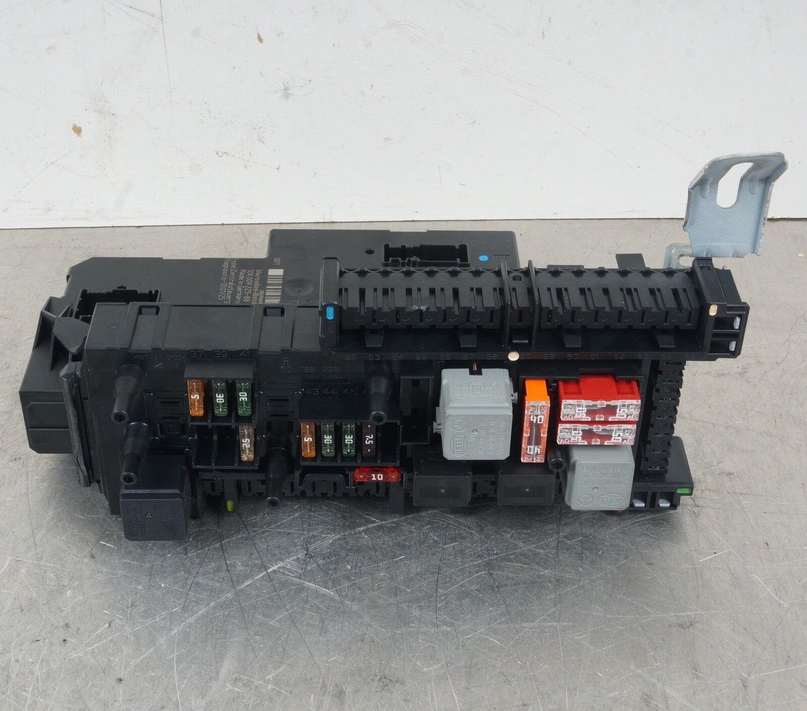 08-11 Mercedes W204 C300 C250 Rear SAM Module Relay Fuse Box Assembly OEM