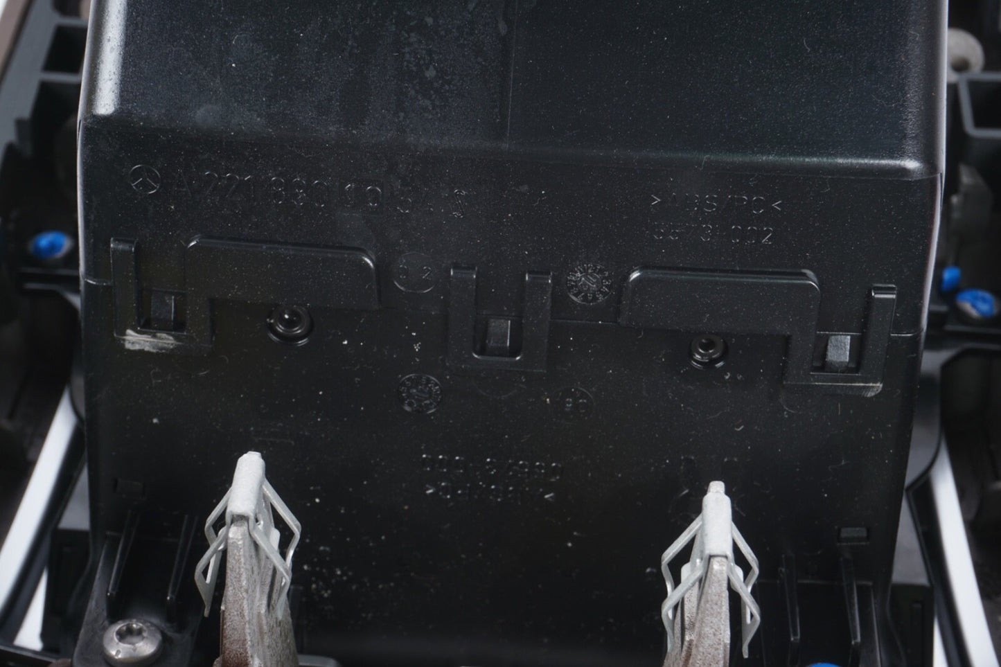 07-13 Mercedes W221 S550 S450 S600 Rear Center Console AC A/C Air Vent Trim OEM 