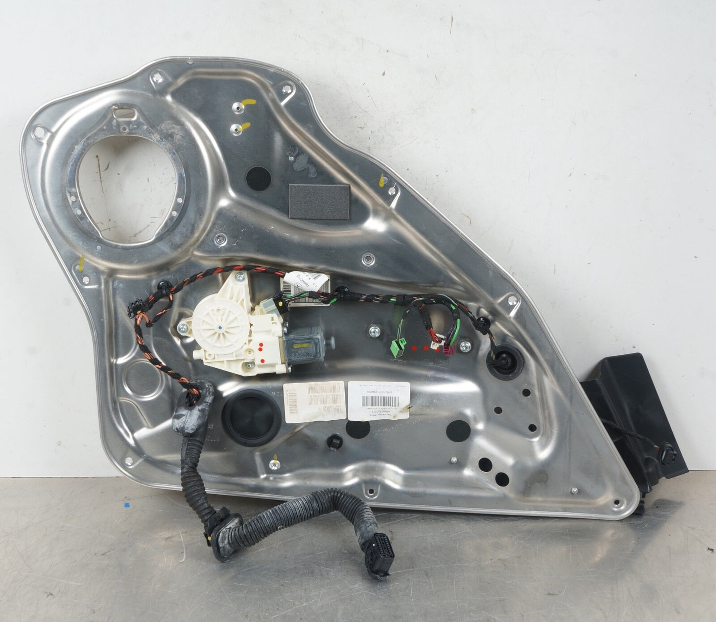 2008 - 2014 MERCEDES C300 C250 REAR LEFT DOOR INNER PANEL WINDOW REGULATOR OEM